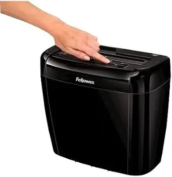 آلة تمزيق الورق FELLOWES Powershred 36C، تقطع 6 ورقات بشكل متقاطع مع قفل أمان وسلة مهملات سعة 12 لترًا - مستوى الأمان P4 - أسود